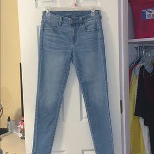 American Eagle light wash super stretch jeans